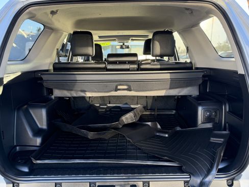 Used 2015 Toyota 4Runner Limited image 8