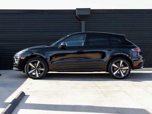 Used 2026 Porsche Macan AWD/4WD image 2
