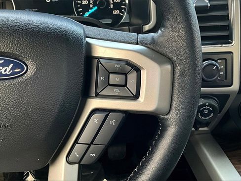 Used 2019 Ford F150 Lariat w/ Trailer Tow Package image 13