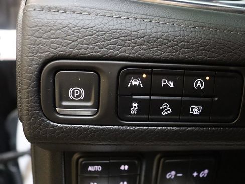 Used 2023 GMC Yukon Denali AWD/4WD image 40
