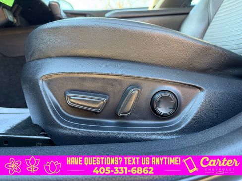 Used 2023 Toyota Camry SE image 17