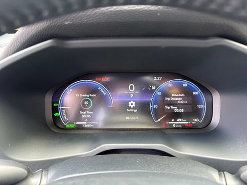 Certified 2025 Toyota RAV4 Limited w/ Advanced Technology Package AWD/4WD image 9
