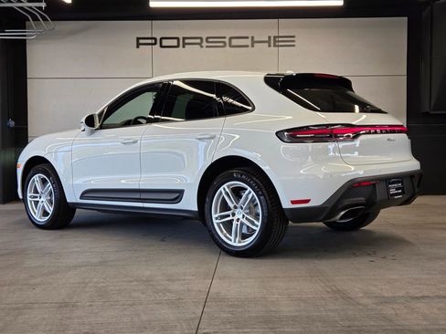 Certified 2023 Porsche Macan AWD/4WD image 3