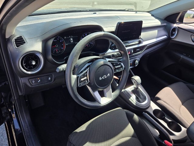 Used 2023 Kia Forte LXS w/ LXS Technology Package FWD image 8