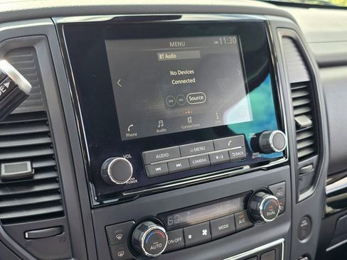 Used 2024 Nissan Titan SV w/ SV Convenience Package image 27