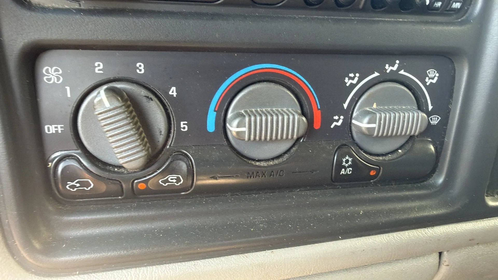 Used 2000 Chevrolet Silverado 1500 LS RWD image 18