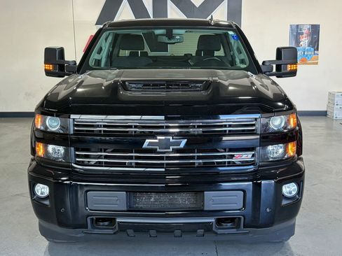 Used 2017 Chevrolet Silverado 2500 LT w/ Midnight Edition AWD/4WD image 2