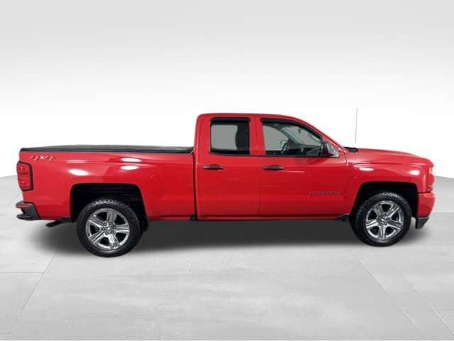 Used 2018 Chevrolet Silverado 1500 Custom w/ Custom Value Package AWD/4WD image 11