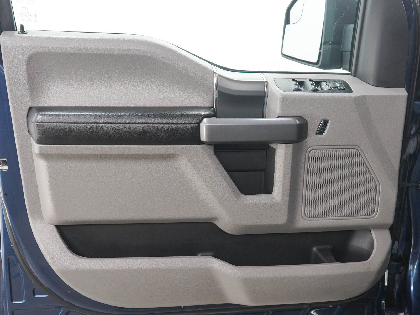 Used 2017 Ford F150 XLT w/ Equipment Group 302A Luxury AWD/4WD image 20