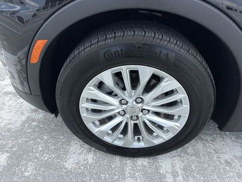 Used 2024 Cadillac XT4 Luxury w/ Cold Weather Package FWD image 10
