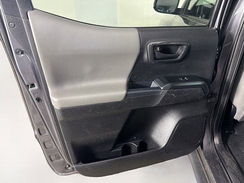 Used 2021 Toyota Tacoma SR w/ SR Convenience Package image 25