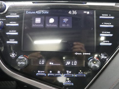 Used 2020 Toyota Camry XLE FWD image 35