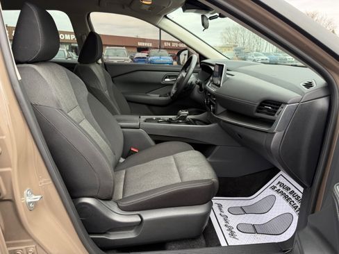Used 2025 Nissan Rogue SV image 22