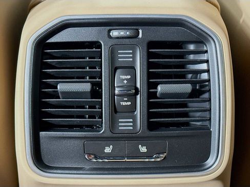 New 2026 Porsche Macan image 27