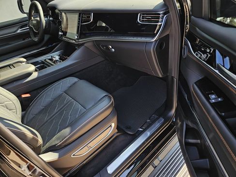 New 2026 Jeep Grand Wagoneer Summit AWD/4WD image 9