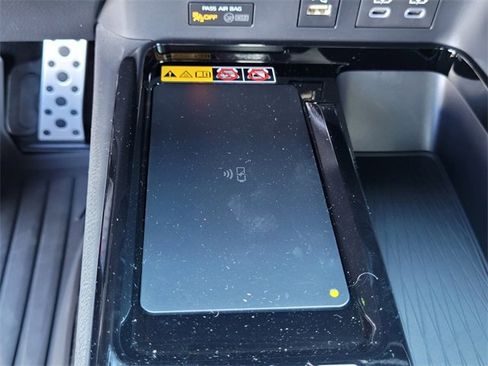 Used 2025 Toyota Camry XSE image 39