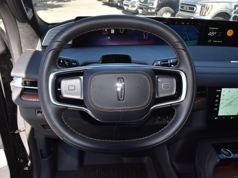 New 2025 Lincoln Navigator Black Label image 25