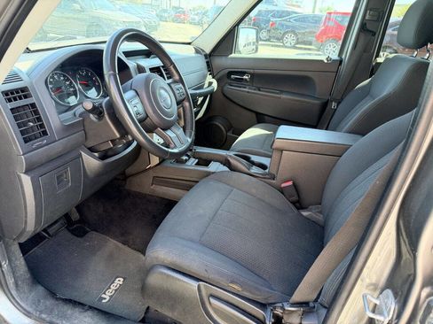 Used 2012 Jeep Liberty Sport w/ Popular Equipment Group AWD/4WD image 9