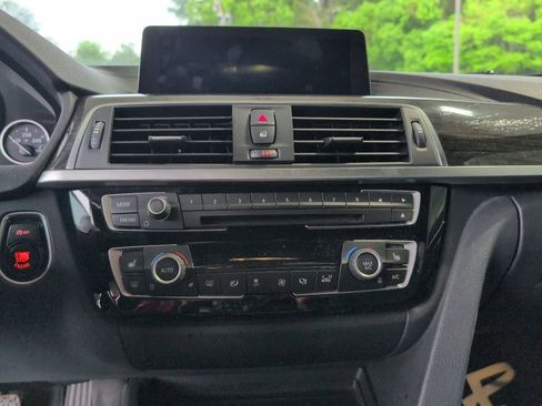 Used 2018 BMW 330i Sedan RWD image 10