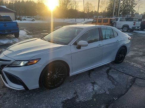 Used 2024 Toyota Camry XSE image 3