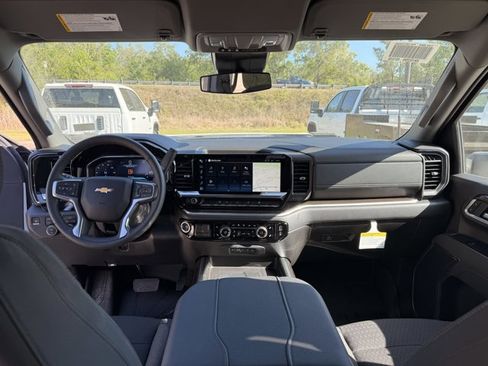 New 2026 Chevrolet Silverado 3500 LT w/ Convenience Package image 16