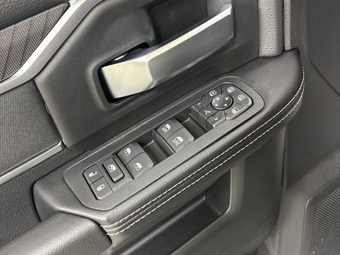 New 2026 RAM 2500 Big Horn AWD/4WD image 18