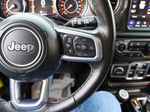Used 2022 Jeep Wrangler Unlimited Sahara w/ LED Lighting Group AWD/4WD image 21