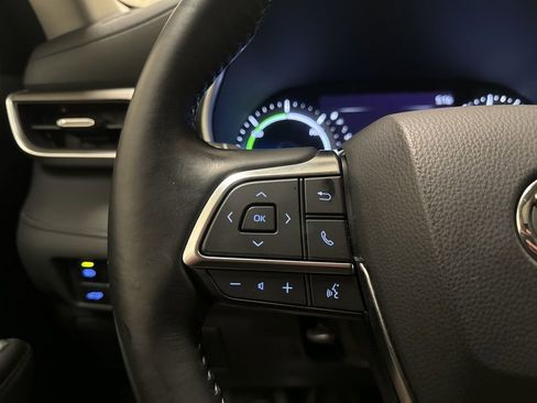 Used 2020 Toyota Highlander XLE image 28