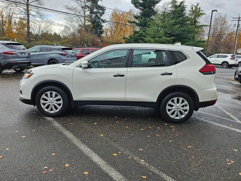 Used 2017 Nissan Rogue S image 6