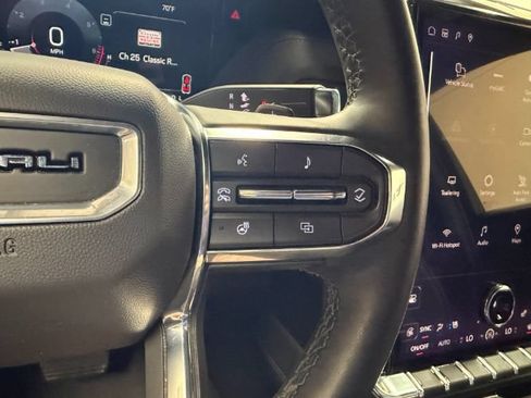 Used 2025 GMC Yukon XL Denali AWD/4WD image 23