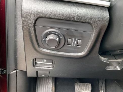 Used 2025 Jeep Grand Cherokee Altitude AWD/4WD image 16