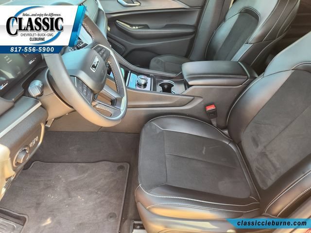 Used 2025 Jeep Grand Cherokee Altitude RWD image 14