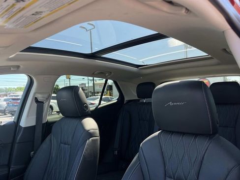 Used 2023 Buick Envision Avenir AWD/4WD image 29
