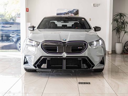 Used 2025 BMW M5 w/ Carbon Package image 2