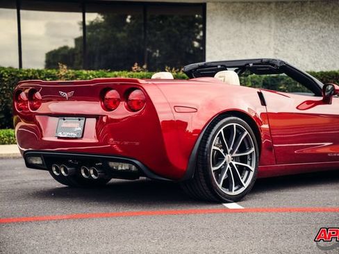 Used 2013 Chevrolet Corvette 427 w/ 1SB Preferred Equipment Group RWD image 60
