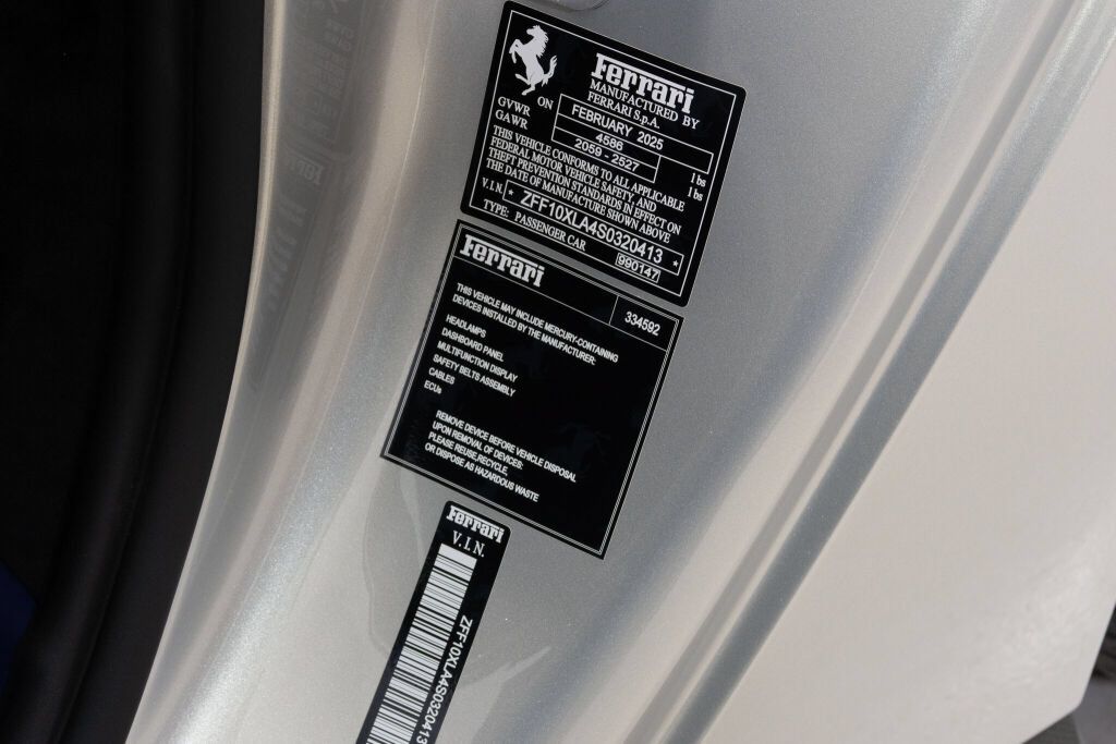 Used 2025 Ferrari 12Cilindri RWD image 29
