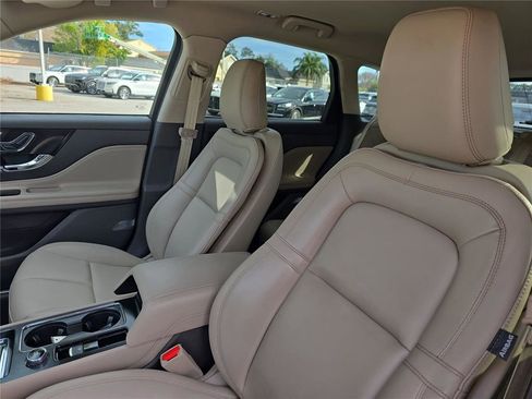Used 2022 Lincoln Corsair Standard image 15