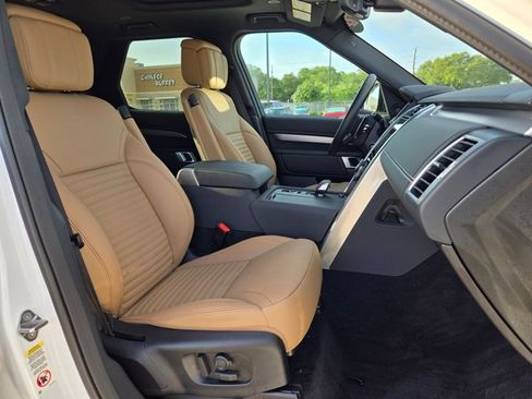 Used 2024 Land Rover Discovery Dynamic SE image 22