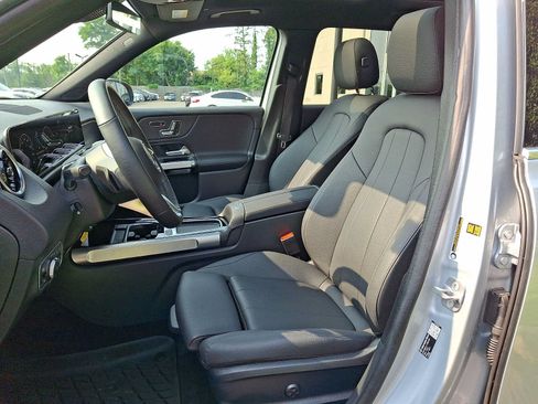 Used 2026 Mercedes-Benz GLB 250 4MATIC image 10