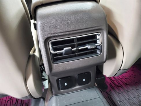 Used 2023 Lincoln Corsair Reserve image 27