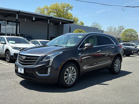 Used 2018 Cadillac XT5 Luxury AWD/4WD image 3