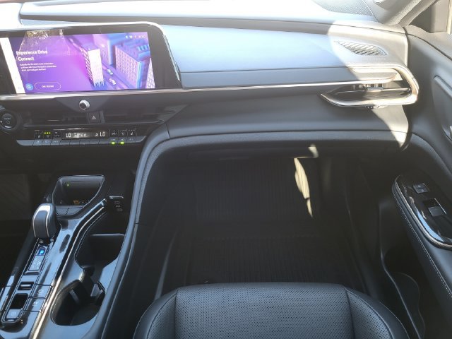 Used 2025 Toyota Crown Signia AWD/4WD image 28