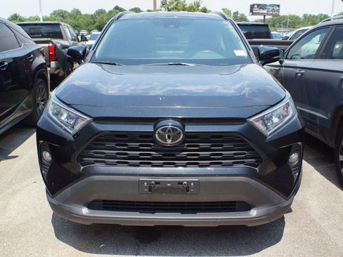 Used 2021 Toyota RAV4 XLE FWD image 2