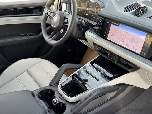 New 2026 Porsche Cayenne Coupe image 12