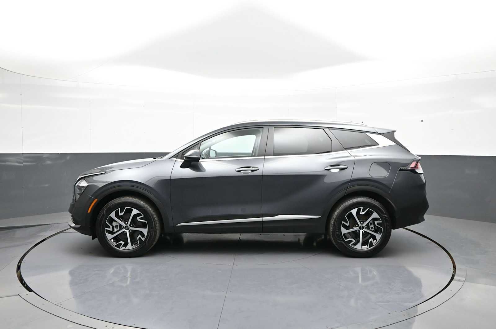 Certified 2023 Kia Sportage EX AWD/4WD image 9