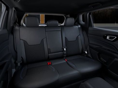 New 2026 Jeep Compass Latitude image 15