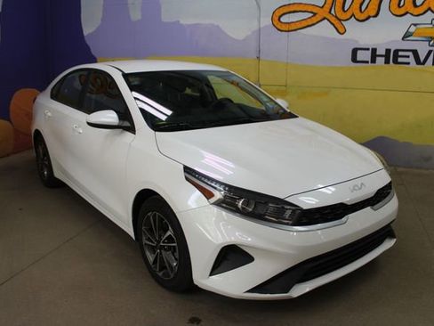 Used 2023 Kia Forte LXS FWD image 4