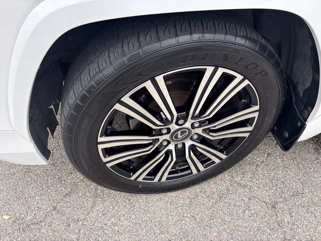 Used 2023 Lexus LX 600 4WD w/ Accessory Package (Z1) image 9