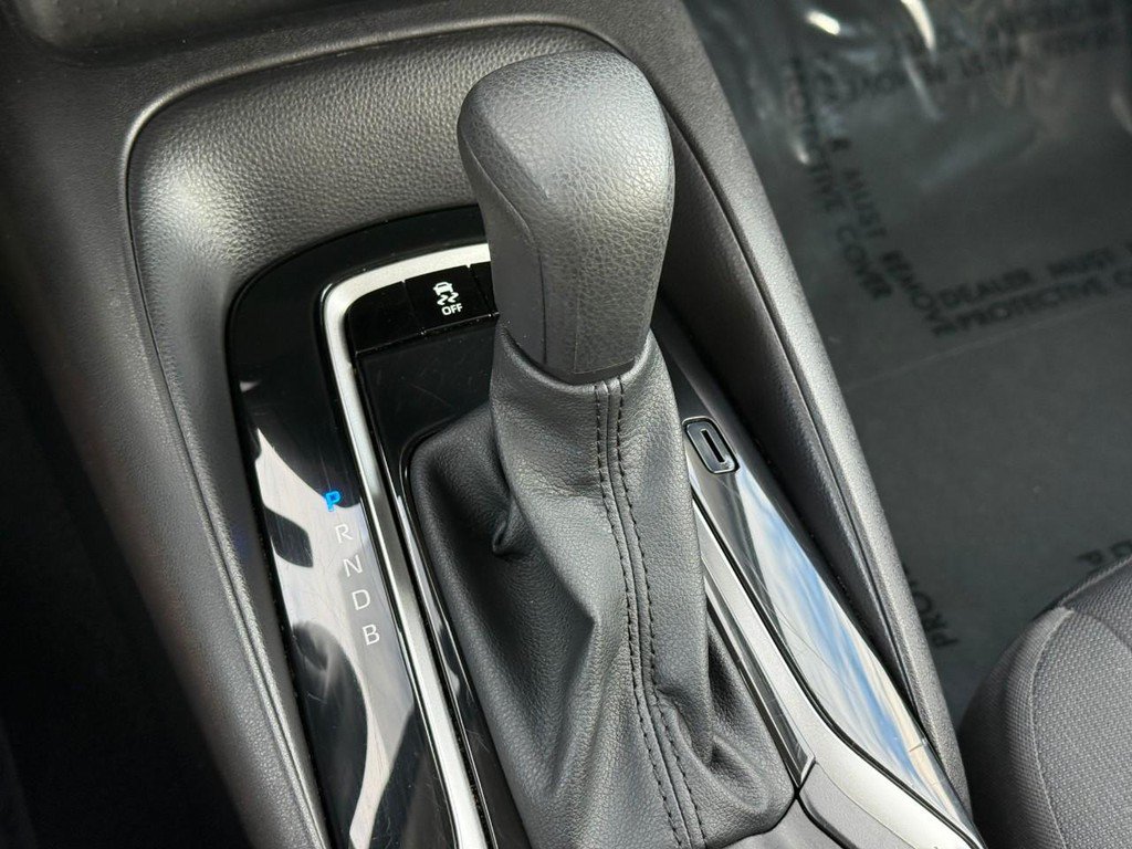 Used 2025 Toyota Corolla LE FWD image 21