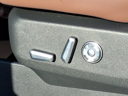 New 2026 Lincoln Navigator Reserve AWD/4WD image 18